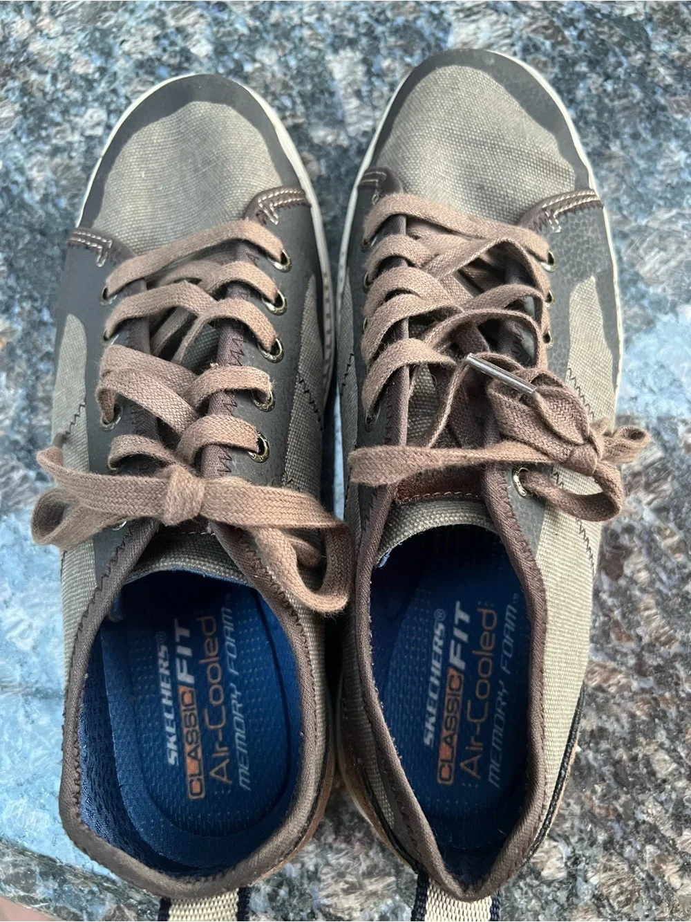 Skechers Men’s Brown Canvas Low-Top Lace-Up Sneakers